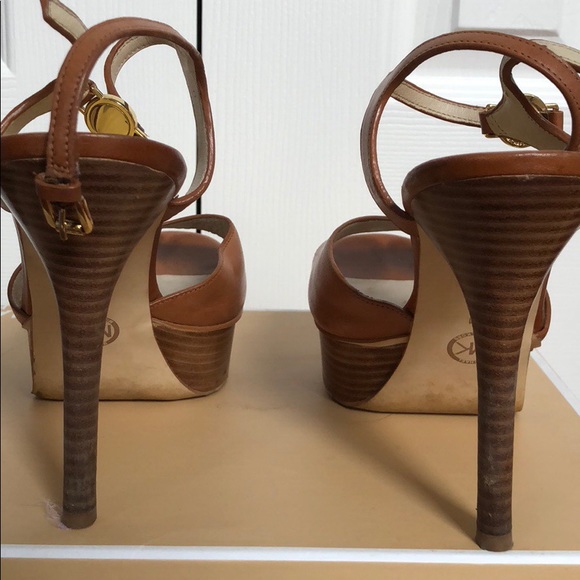 Michael Kors platform sandal - Picture 4 of 5